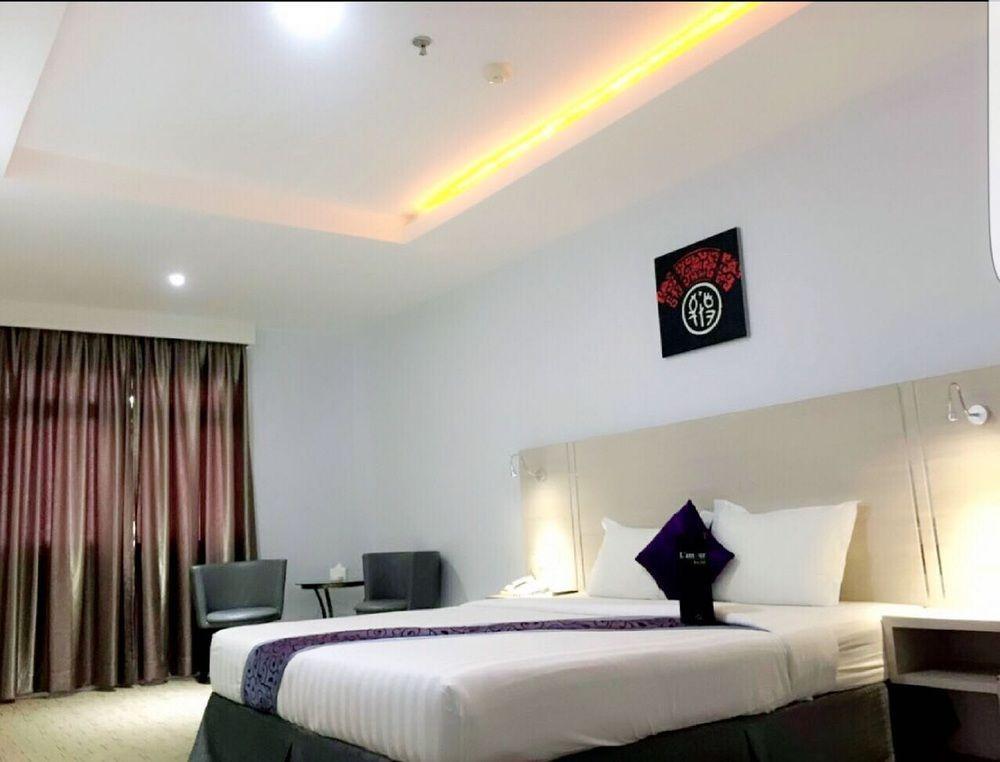 89 Hotel 3*